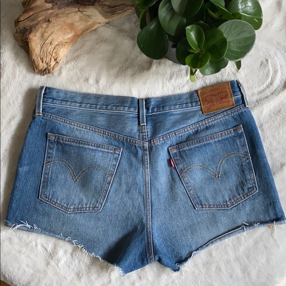 Levi’s 501 shorts, Size 32 - Picture 2 of 5
